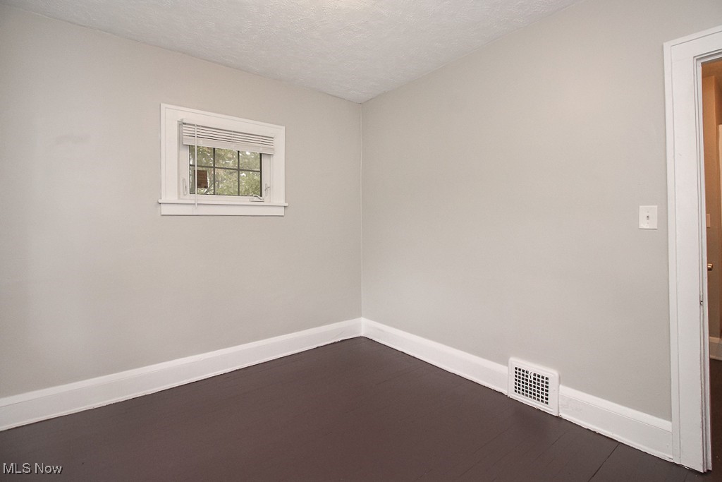 Uplands 02 - Residential Income