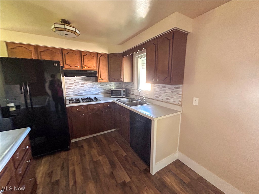 2466 Chaney Circle, Youngstown, Ohio image 4