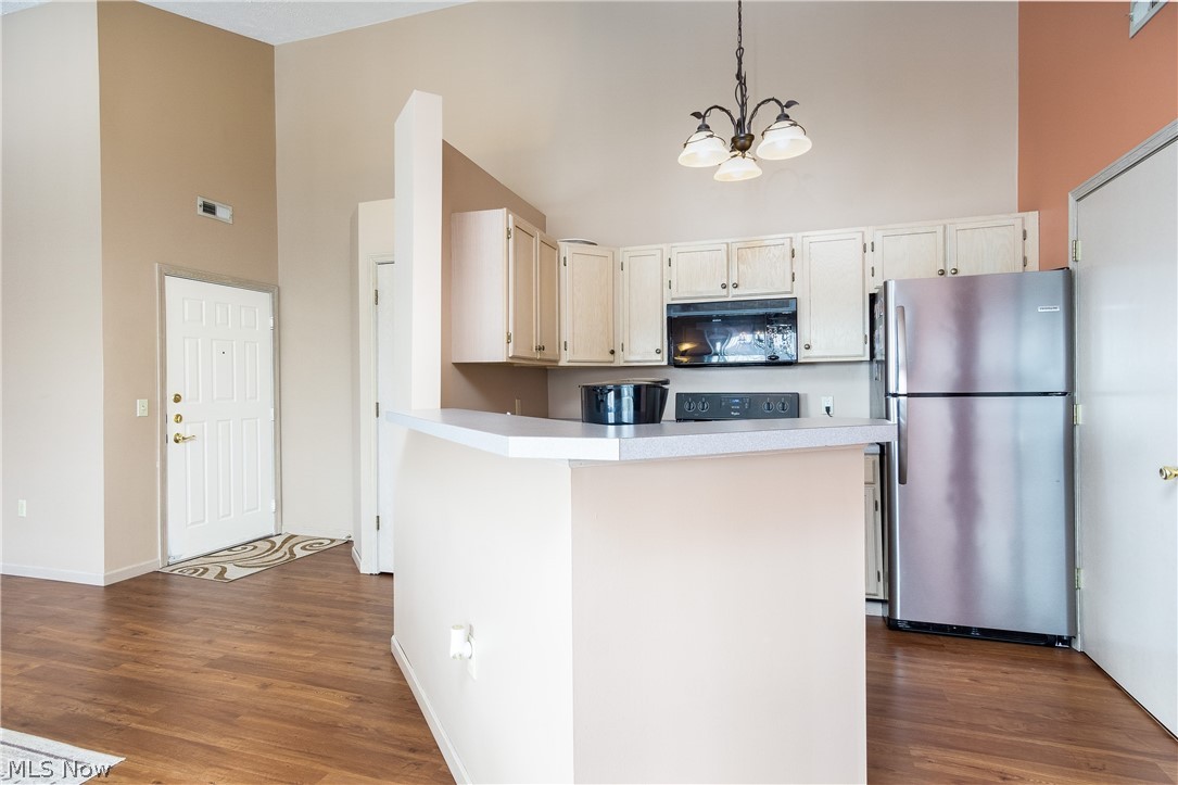 Brookledge Commons Condo Association - Residential