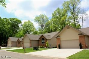 254 Lucretia Lane, Columbiana, Ohio image 2