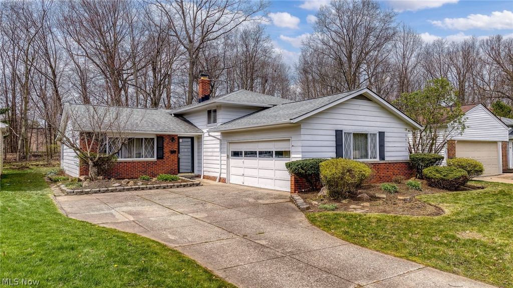 Photo of 6516 Glenallen Avenue, Solon, OH 44139 (MLS # 5199157)