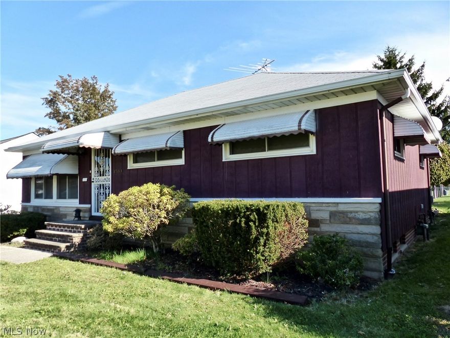 One-story stone front ranch with finished basement, Fenced lot with back gate entry to all the amenities of the city
of Mayfield Heights park: covered and open-air Bocce courts, pool, playground, ball fields, picnic tables and the
grand opening of the aquatic & community center in the summer of 2023. Three bedrooms w/ceiling fans (one with
vanity/lights cabinet), 2 full baths, eat-in kitchen plus dining room, tons of natural light in living room, vaulted
sunroom with fan, deck, 2 car det.garage, garden behind garage, washer & dryer stay in laundry room with a wall
of storage units, basement also offers a room for exercise or an office, central air, attic fan, 12-month home
warranty