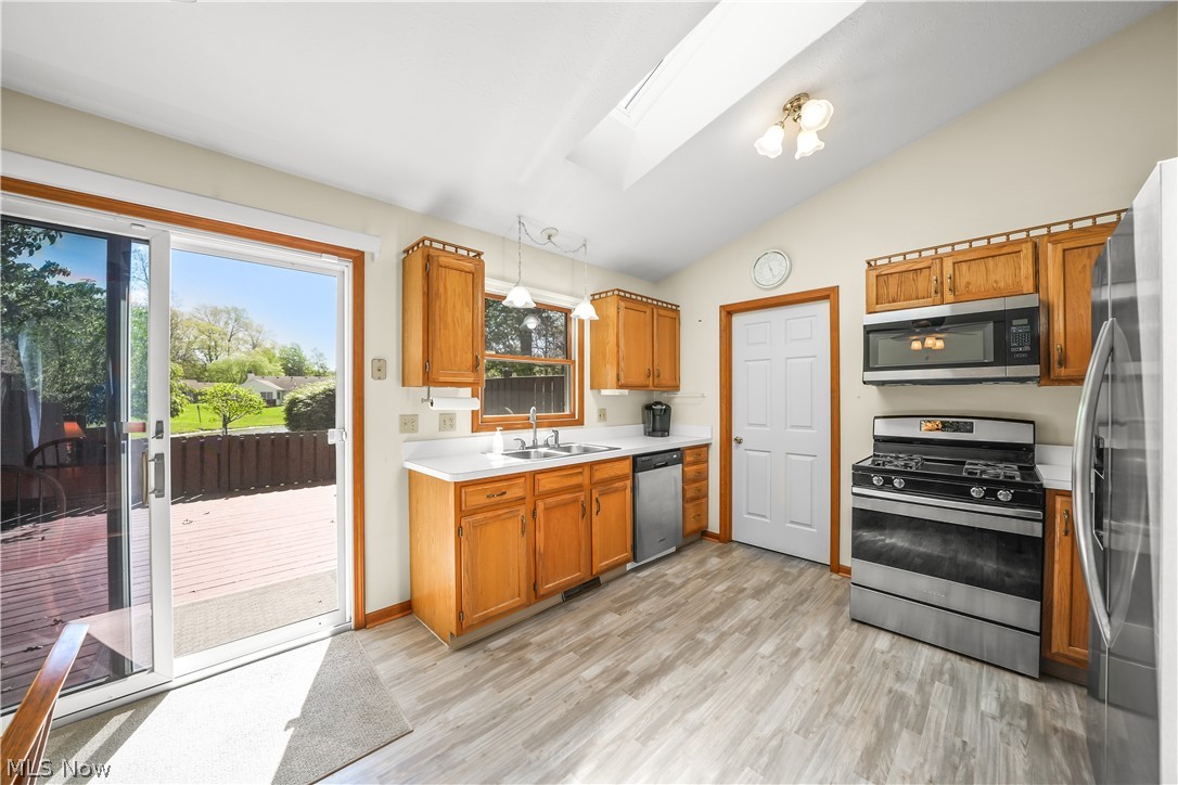 Avon Woods Condo Ph 07 - Residential