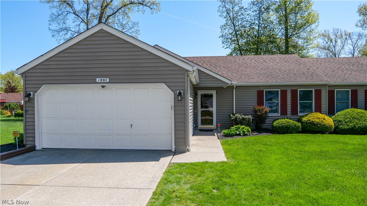 Avon Woods Condo Ph 07 - Residential