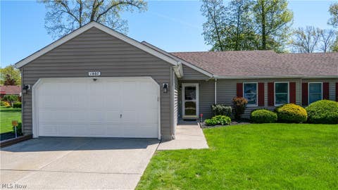 Condo For Sale - 1807 Sandalwood Drive<br/> Avon, OH 44011