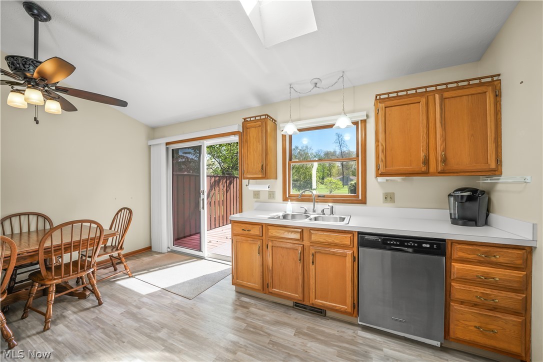 Avon Woods Condo Ph 07 - Residential