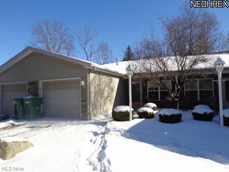 Very nice 2 bedroom Ranch condo with a 1 car attached garage. Property sold as is. No guarantees. No warranties.  CASH ONLY offers at this price.