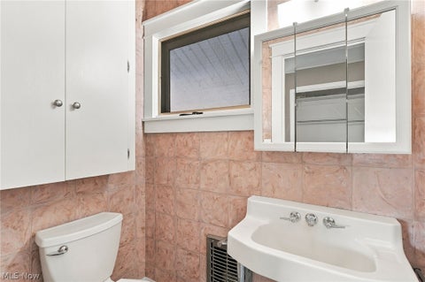 Tiny photo for 1035 11th Street NE, Massillon, OH 44646 (MLS # 5257291)