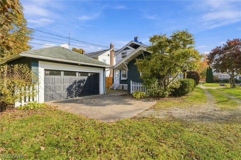 Tiny photo for 1035 11th Street NE, Massillon, OH 44646 (MLS # 5257291)