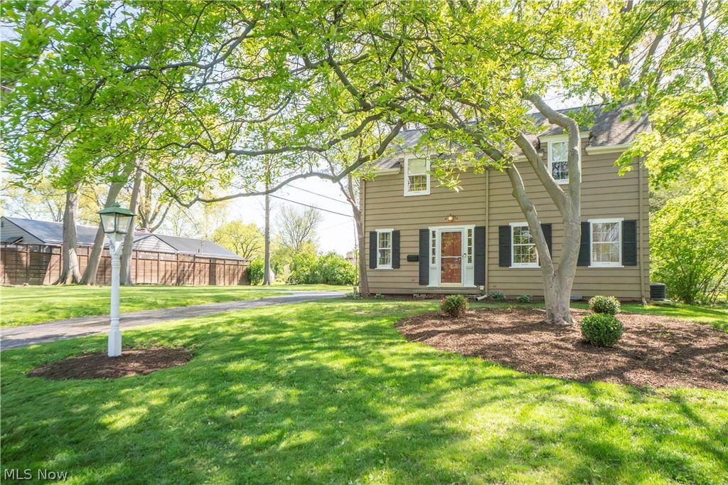 Photo of 231 Birdwood Road, Akron, OH 44313 (MLS # 5204921)