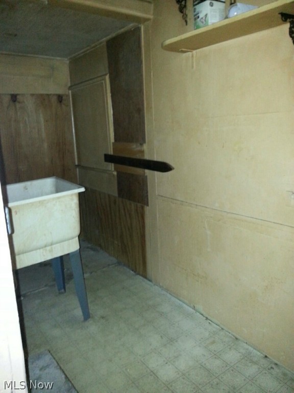 James H Hoyts - Residential