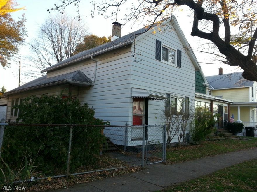 3 bedroom Cape cod. One bath has a bonus room which could be used as a 4th bedroom. All mechanicals working. All utilities on. Owner is motivated! Priced to sell!