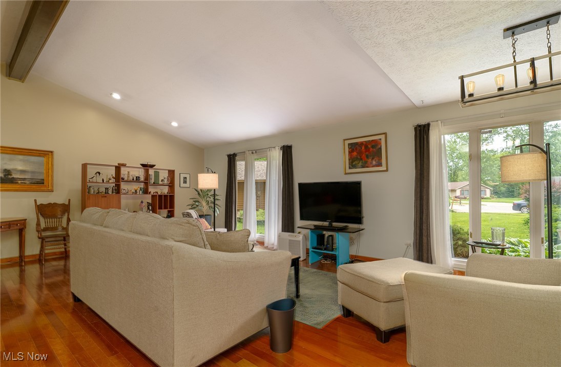 10804 Watercress Road, Strongsville, Ohio image 3
