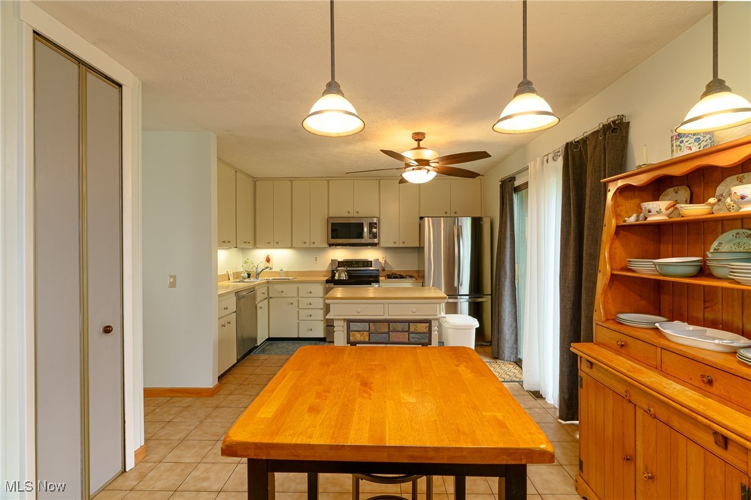 10804 Watercress Road, Strongsville, Ohio image 7