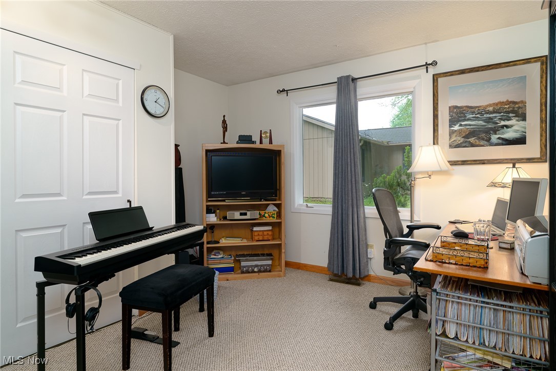 10804 Watercress Road, Strongsville, Ohio image 10