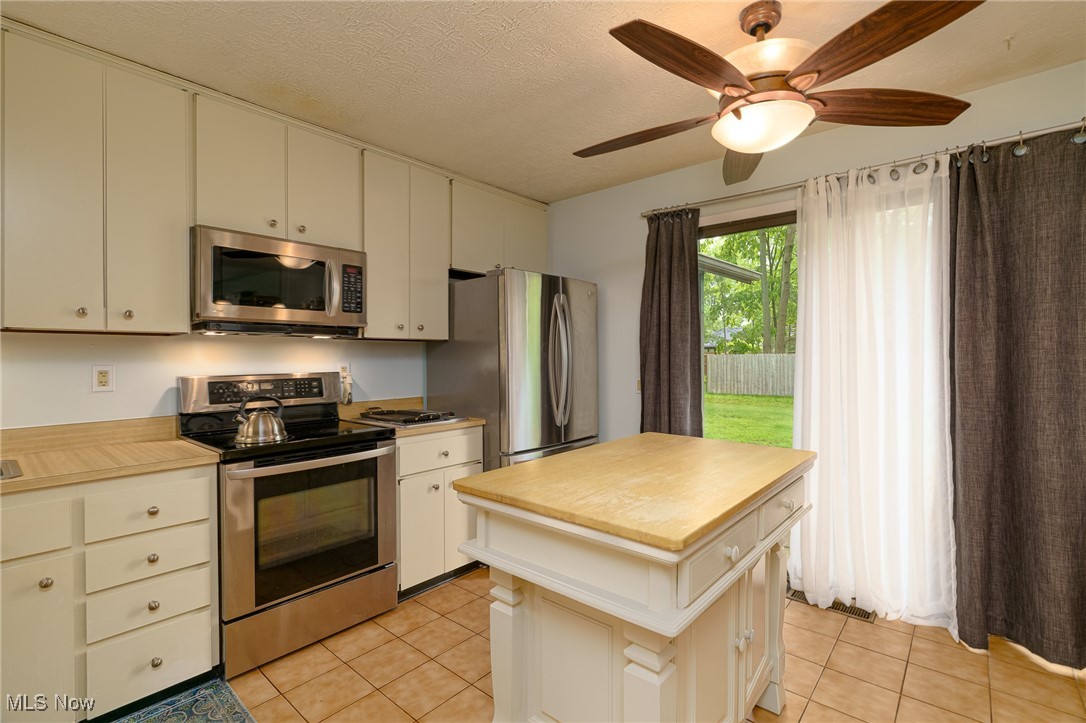 10804 Watercress Road, Strongsville, Ohio image 9