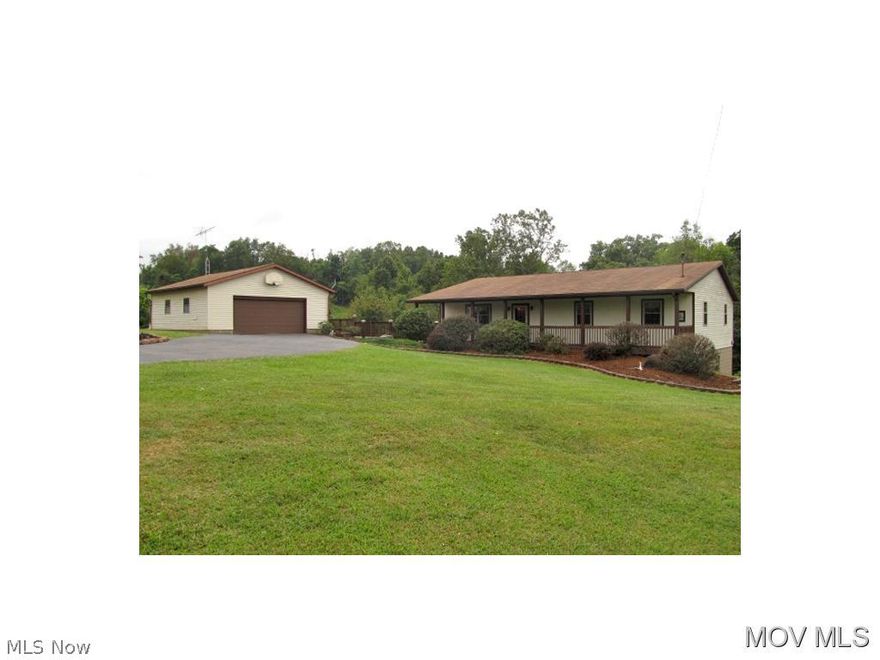 Awesome ranch style on approx 1 acre lot offers 2800 finished sq ft, 3 full updated bathrooms, open style living room, dining and kitchen, oversize 2 car garage, country style covered front porch, wrap around deck and a 23ftx15ft screened back deck that overlooks the private backyard and woods. Also features full finished walkout basement w/recreation room, 2 additional bedrooms if needed and separate den. A rare find that won't last long.  Elem: Little Warren Elementary  Elem/Bus: Y  JrHigh: Warren Middle  JrHigh/Bus: Y  High: Warren High School  High/Bus: N  Fire: VOL  Police: SHF  ;SQFT=Fin L1:1400, Fin Bsmt:1400, Fin Above:1400, Fin Total:2800, Unfin Above:0;GAR= 2 Car Det