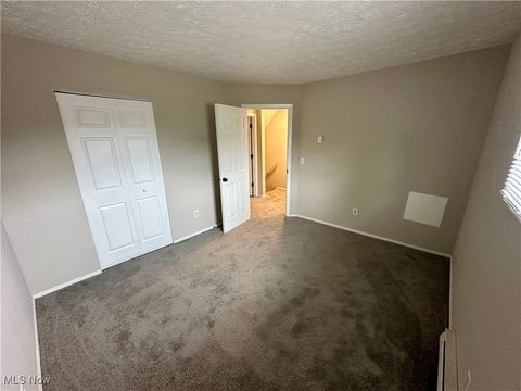 Tiny photo for 221 Brunswick Drive #B, Elyria, OH 44035 (MLS # 5180154)