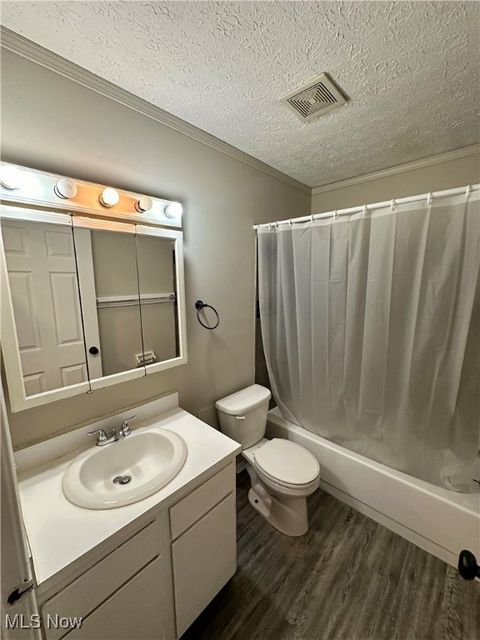 Tiny photo for 221 Brunswick Drive #B, Elyria, OH 44035 (MLS # 5180154)