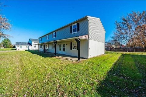 Tiny photo for 221 Brunswick Drive #B, Elyria, OH 44035 (MLS # 5180154)