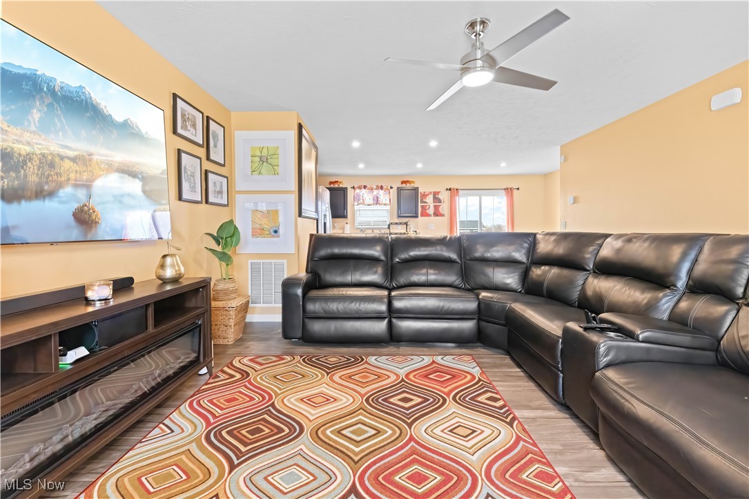 177 Fairfield Drive, Elyria, Ohio image 15