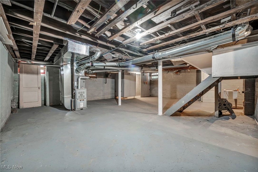 261 E 151st Street, Cleveland, Ohio image 25