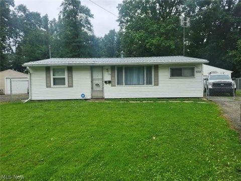 Homes For Sale - 536 Oak Circle<br/> Warren, OH 44485