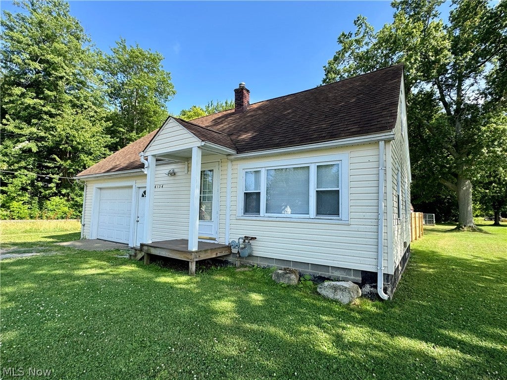 Photo of 6136 Lake Road W, Ashtabula, OH 44004 (MLS # 5225569)