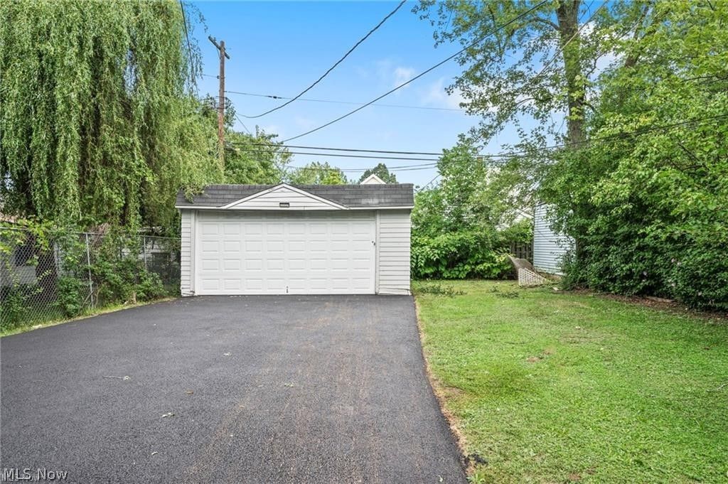 Photo of 3269 E Berkshire Road, Cleveland Heights, OH 44118 (MLS # 5211517)
