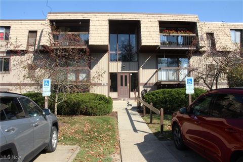 9761 Sunrise Boulevard, North Royalton, OH 44133 - #: 5162195