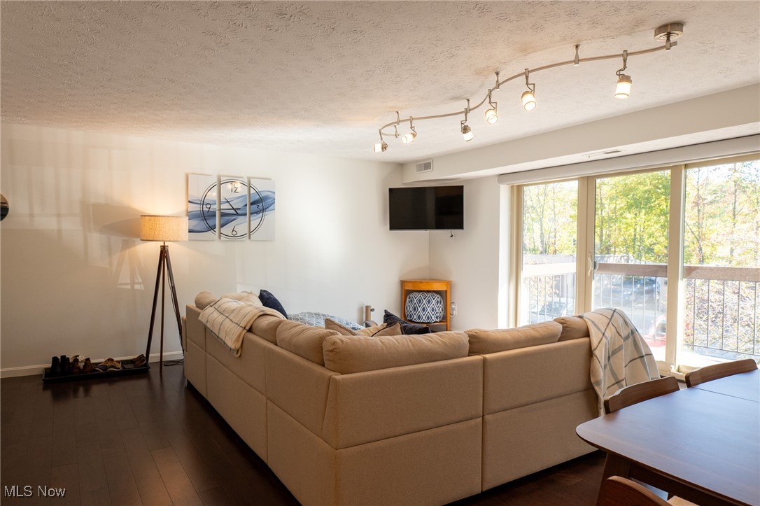 Sunrise Cove Condo 04 - Residential