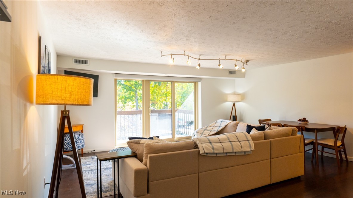 Sunrise Cove Condo 04 - Residential