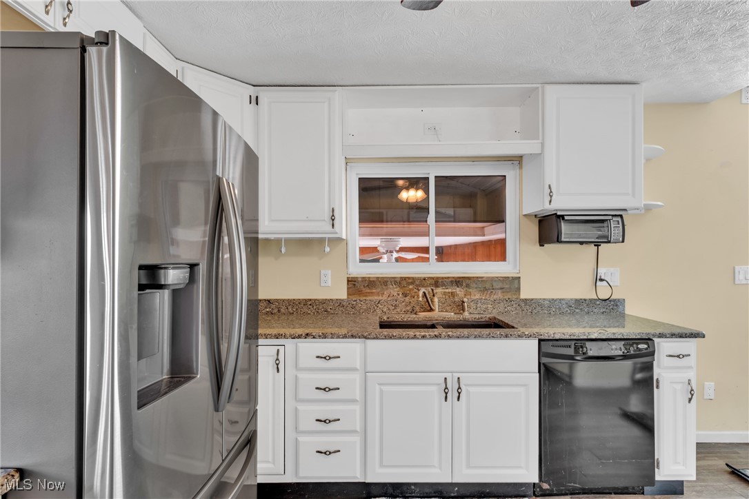 2014 E Erie Avenue, Lorain, Ohio image 10