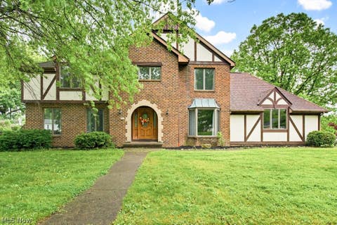 Homes For Sale - 951 S Azalea Boulevard<br/> Barberton, OH 44203