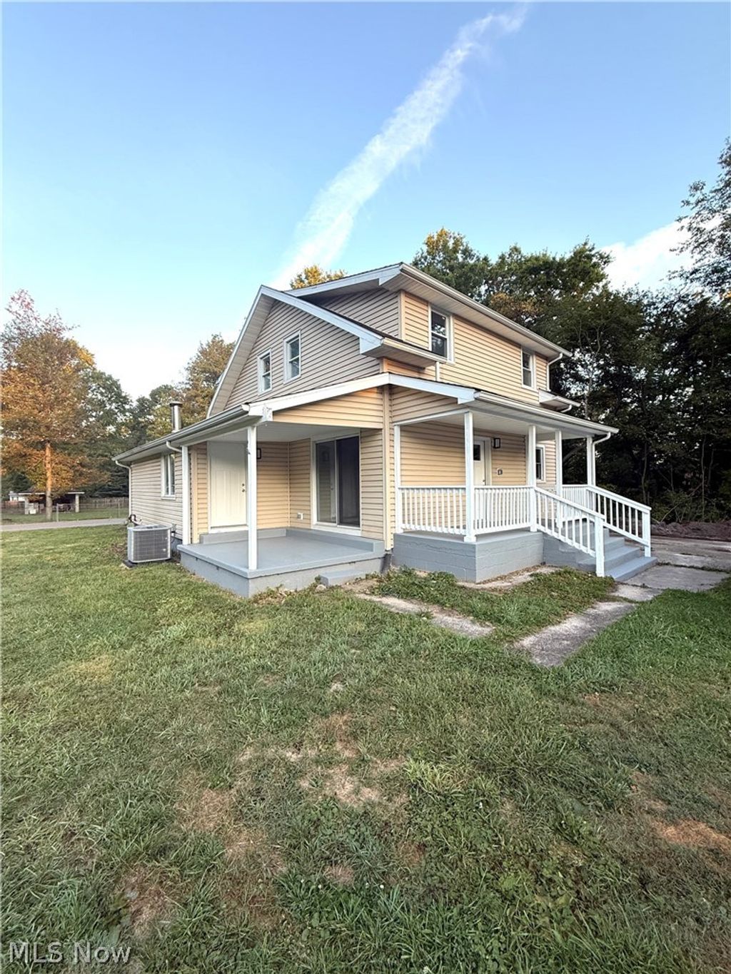Photo of 3687 Franklin Avenue, Hubbard, OH 44425 (MLS # 5203580)