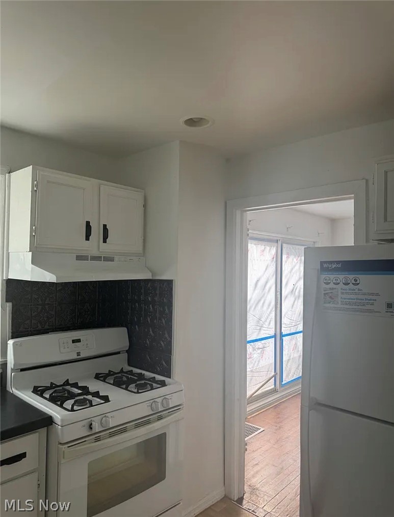 1102 Tonawanda Avenue