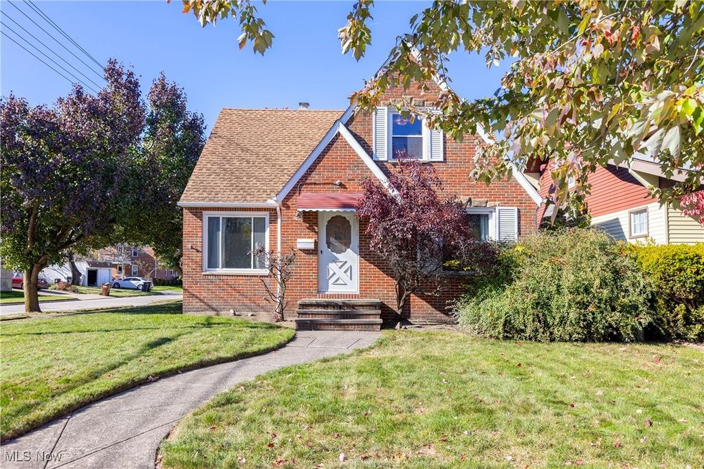 Photo of 6168 Manchester Road, Parma, OH 44129 (MLS # 5167673)