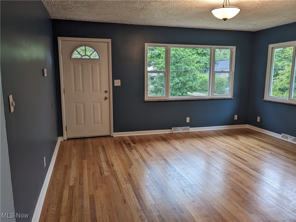 871 Chinook Avenue, Akron, Ohio image 5
