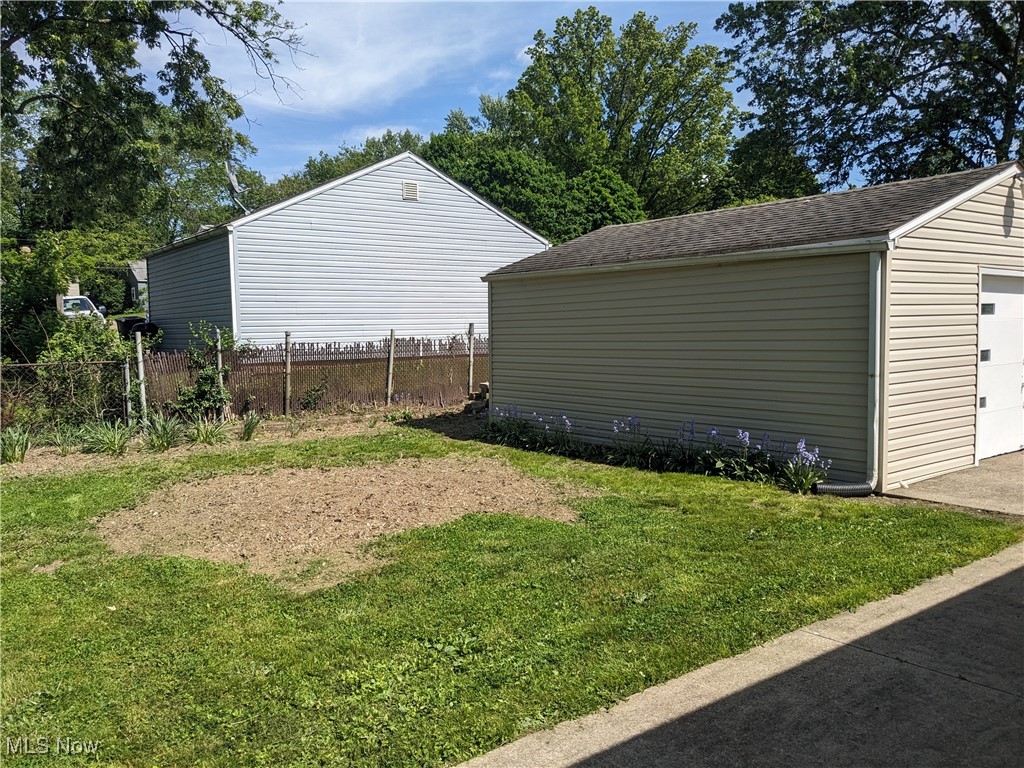 871 Chinook Avenue, Akron, Ohio image 13