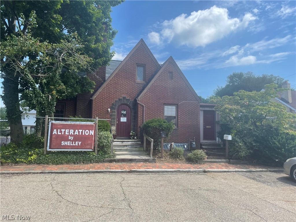 A high traffic and high profit producing 4 unit commercial building in Canton (Plain). This building is perfect for an owner occupied business looking to cover costs. 3 units are currently producing income, with one tenant being there 40 years, and another over 25 years. Also a good investment property with a current cap rate over 8% with much much higher possibilities.