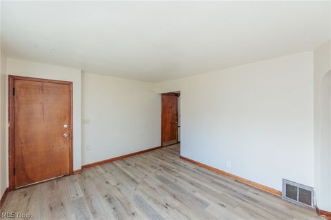 Tiny photo for 114 Beck Avenue, Akron, OH 44302 (MLS # 5190108)