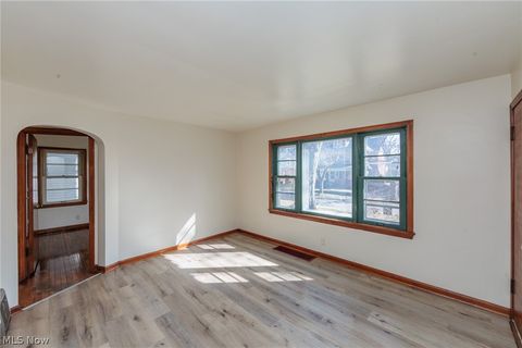 Tiny photo for 114 Beck Avenue, Akron, OH 44302 (MLS # 5190108)