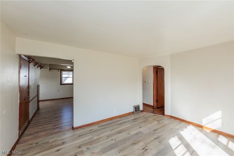 Tiny photo for 114 Beck Avenue, Akron, OH 44302 (MLS # 5190108)