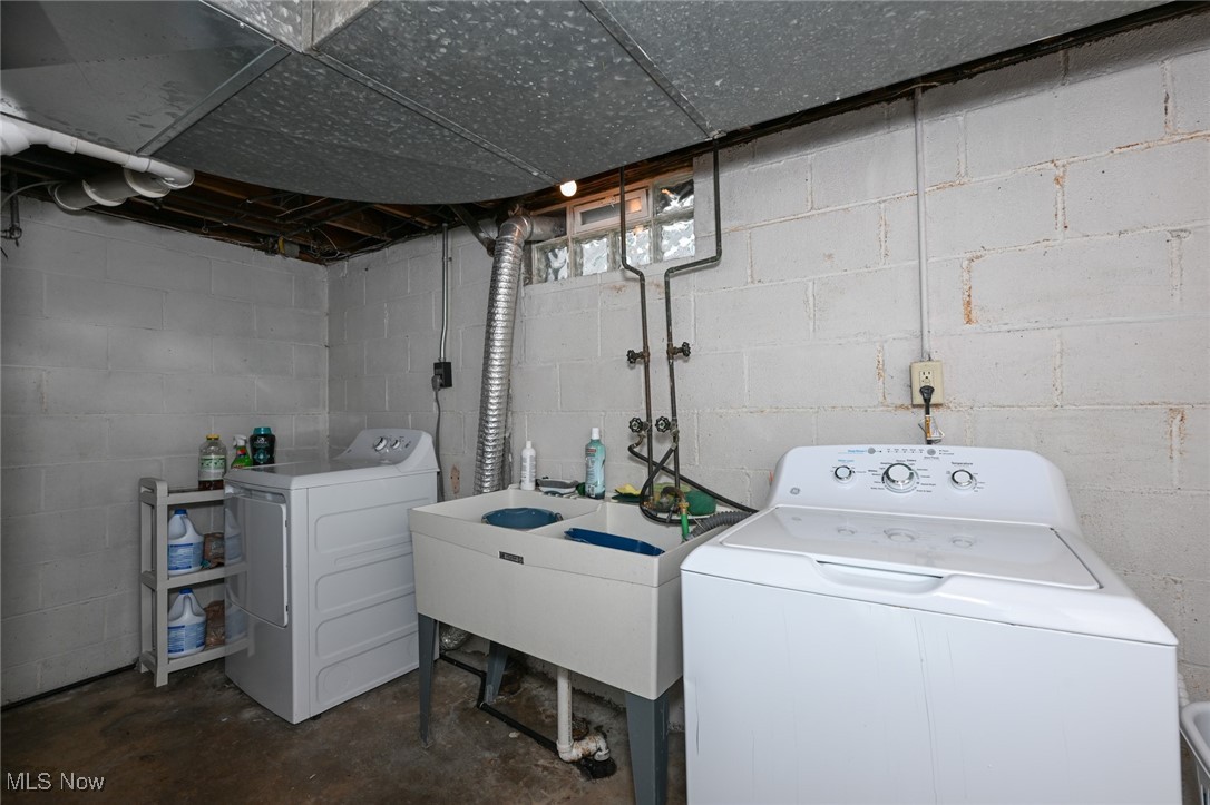 967 Valdes Avenue, Akron, Ohio image 32