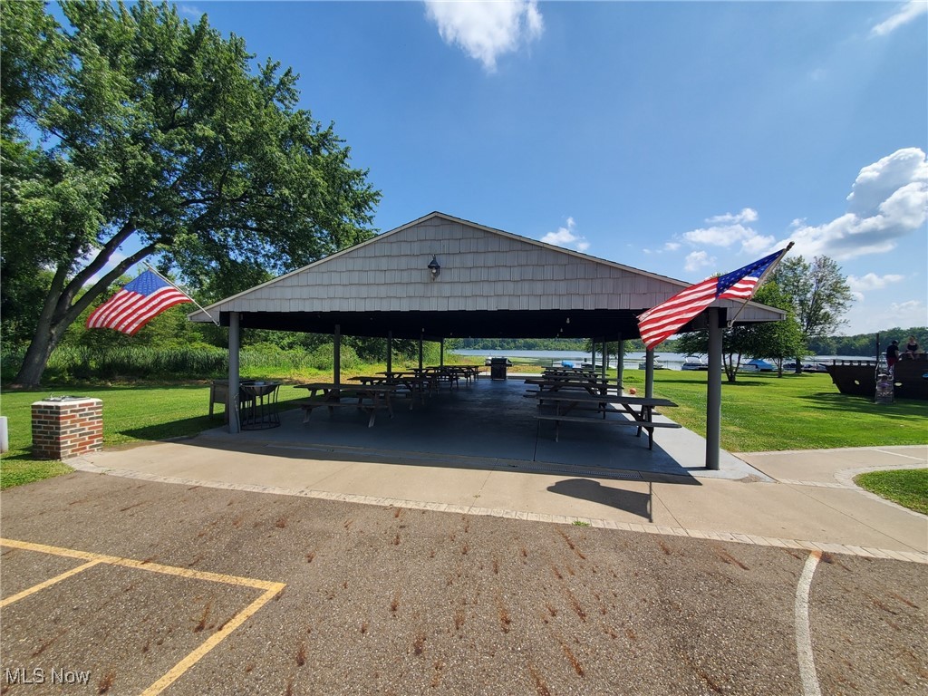 Luna Lake - Residential