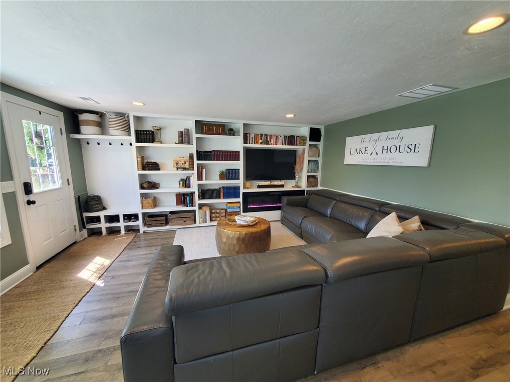 Luna Lake - Residential