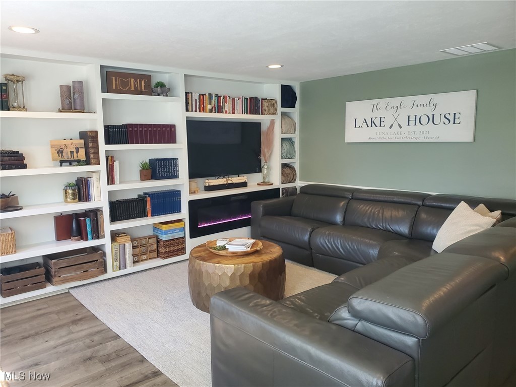 Luna Lake - Residential