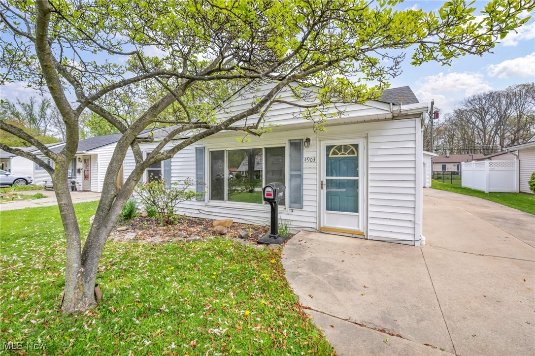 4903 Marigold Road, Mentor, Ohio image 38