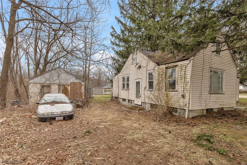 Photo of 229 W 130th Street, Hinckley, OH 44233 (MLS # 5193465)