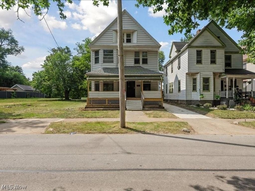 Photo of 10622 Hathaway Avenue, Cleveland, OH 44108 (MLS # 5188508)